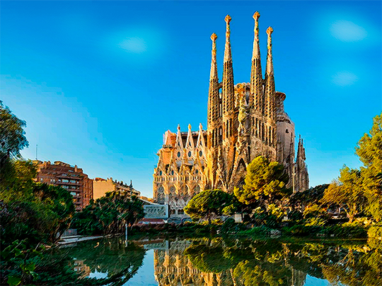 Interpretación Simultánea en Barcelona para congresos, eventos y reuniones. Traducciones de alta calidad con intérpretes experimentados. Contacta ahora y solicita presupuesto sin compromiso.